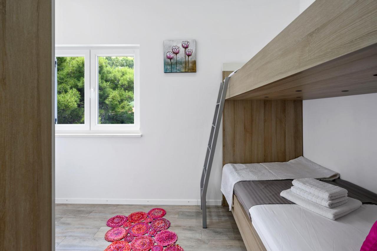 Penthouse Filka Apartment Mimice Exterior photo